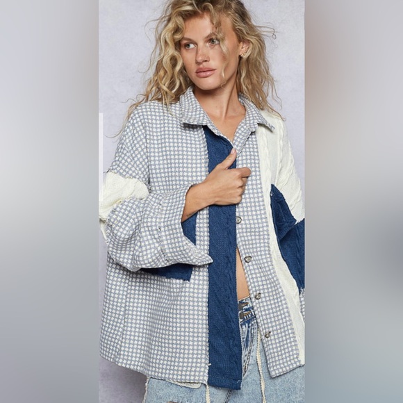 POL long sleeve roomy fit shacket, textured, outseam detailing  Size: Multi - Picture 4 of 5